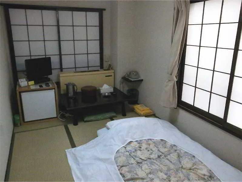 Kinuya Honkan Tokyo 0*,