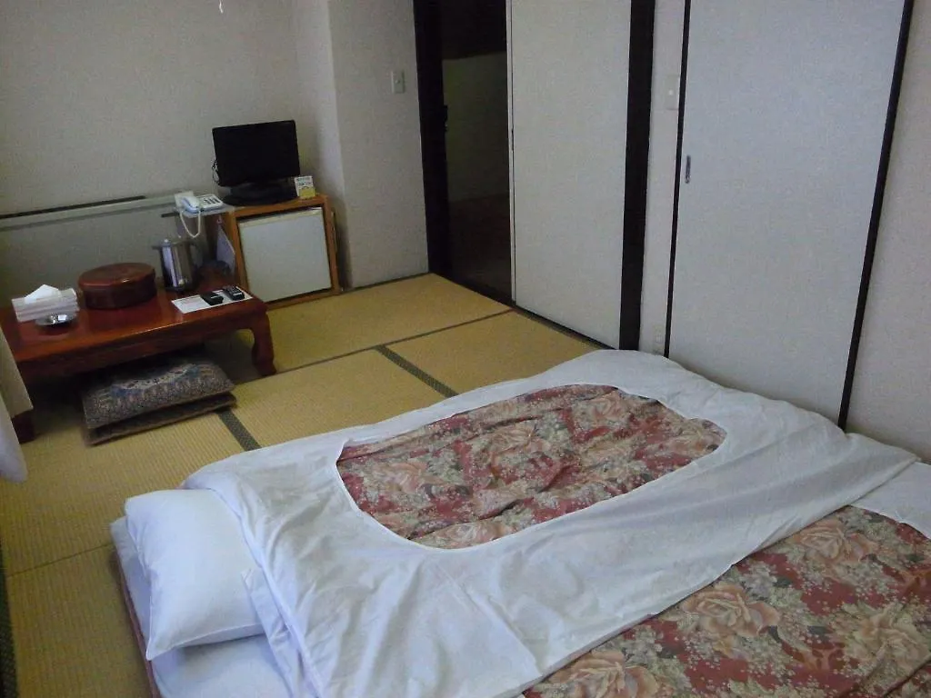 Kinuya Honkan Tokyo 0*,  Japan