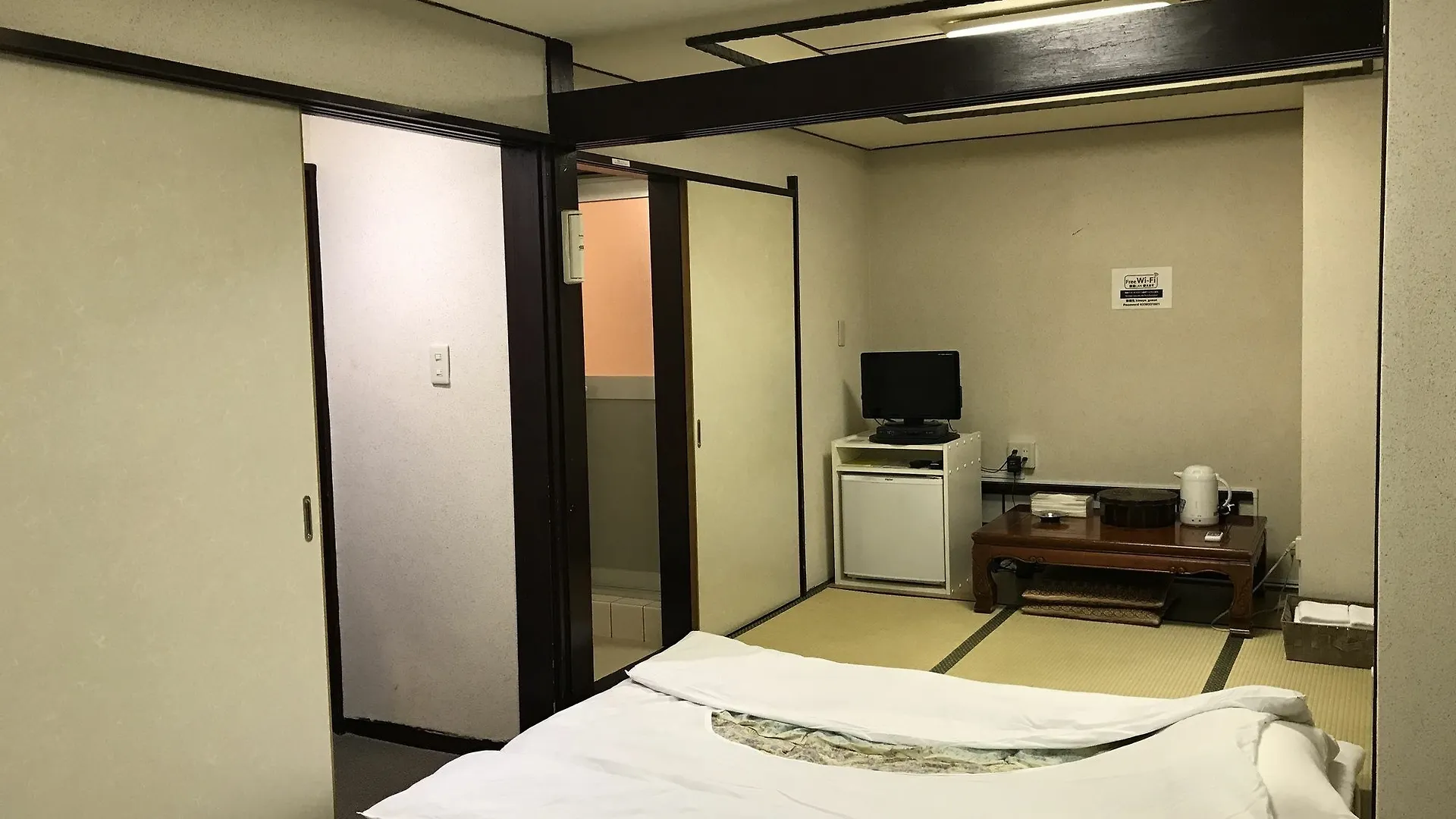 Kinuya Honkan Tokyo 0*,